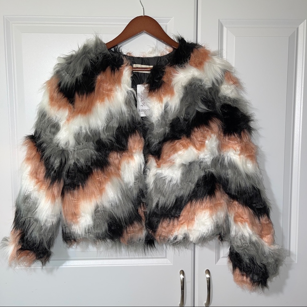 Tanlin Women’s Faux Fur Jacket